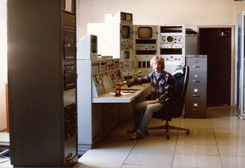 Servo console