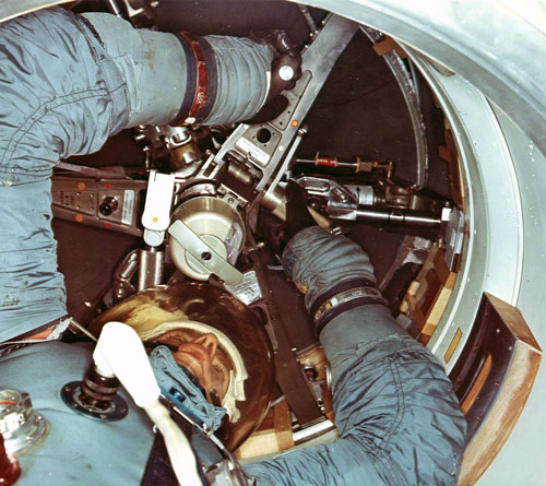 David Scott opening the hatch